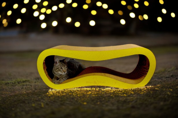 mega katzenkratzer , karton kratzer , gelber katzenkratzer , karton katzenkratzer , abmessungen des katzenkratzers 78 x 28 x 25 cm , premium gelber katzenkratzer , premium katzenkratzer