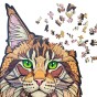 Wyjątkowe puzzle drewniane kot w zbliżeniu na precyzyjne laserowe cięcie elementów, Puzzle drewniane Leśny Kot w trakcie układania - zbliżenie na oczy kota i rozsypane elementy