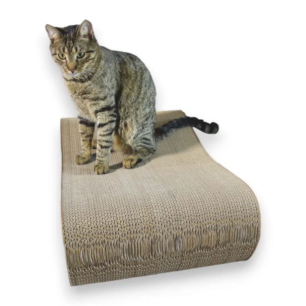 großer Katzenkratzer , Kratzer aus Pappe , weißer Katzenkratzer , Katzenkratzer aus Pappe , Maße des Katzenkratzers 70 x 23 x 40 cm , mruupruu